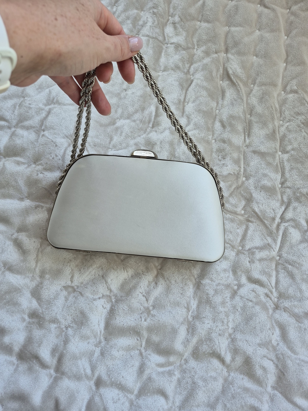 Elegant Bridal White Satin Clutch with Chain Strap (Wedding Bag)